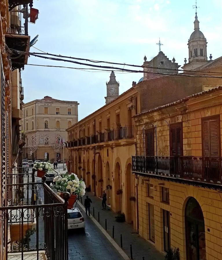 Hotel Plaza Caltanissetta Kültér fotó