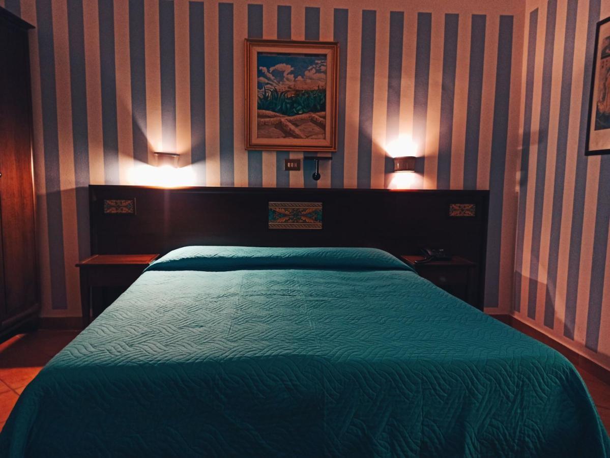 Hotel Plaza Caltanissetta Kültér fotó